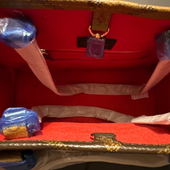 Handbag/Purse - Picture 3 of 3